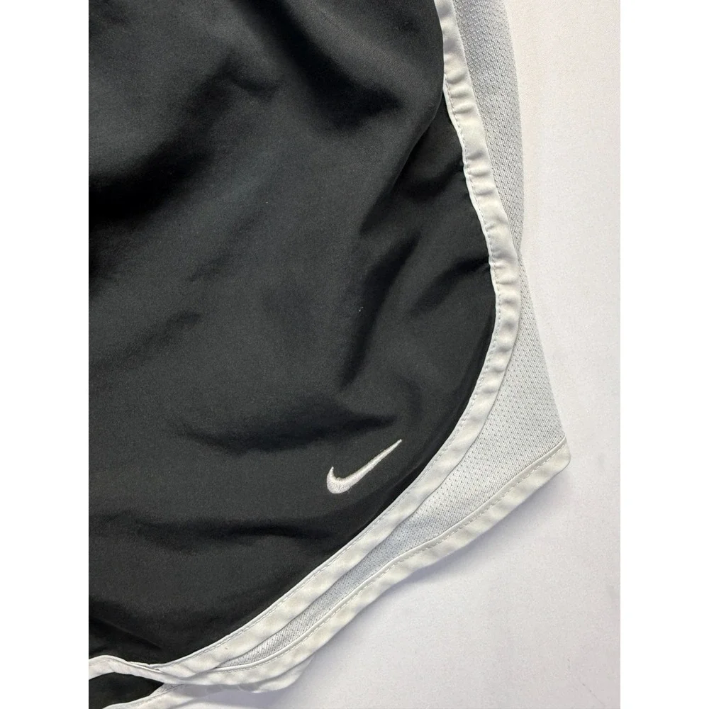 Nike Dri Fit Tempo Running Shorts Womens Medium Black White Mesh Panel Workout‎